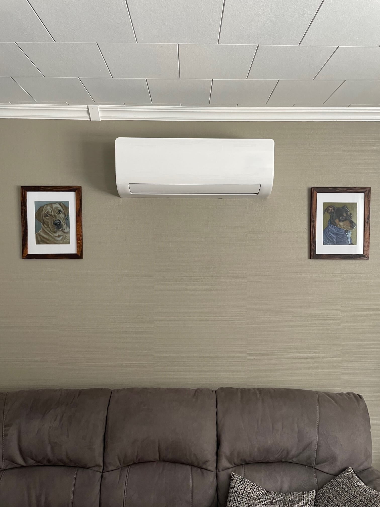 wall-mounted mini split heat pump unit for efficient indoor heating and cooling