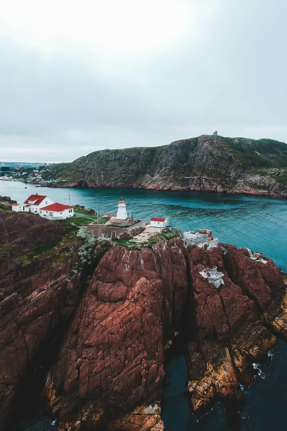 scenic view of laguna lighthouse on the coast of newfoundland overlooking the ocean